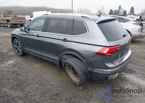 2022 Volkswagen Tiguan 2.0T Sel R-Line z USA, uszkodzony, nr VIN 3VV4B7AX2NM087504